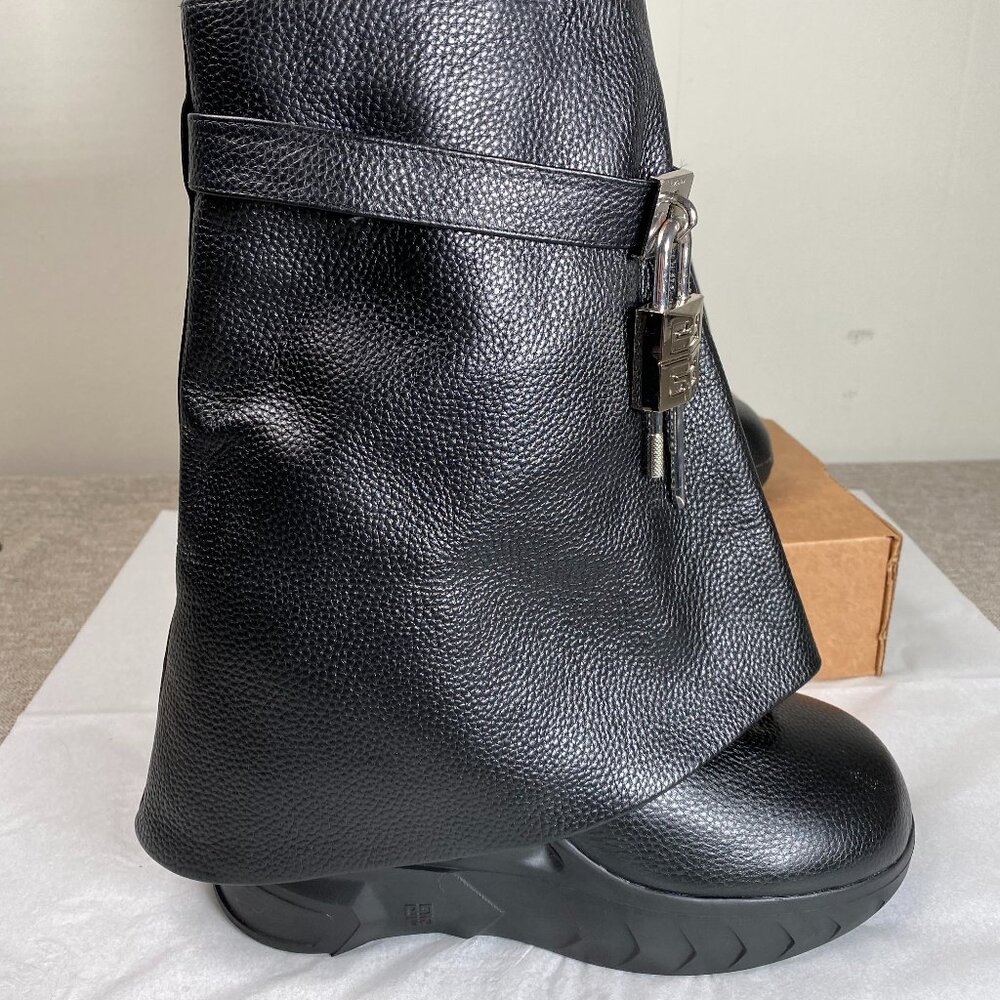 Givenchy Shark Lock Biker Ankle Boots Women's US 8 Black Calf Leather READ PLS